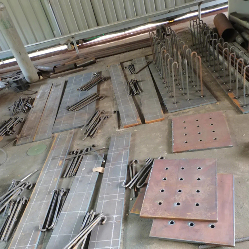 有哪些其他因素会影响保山预埋件位置的确定？